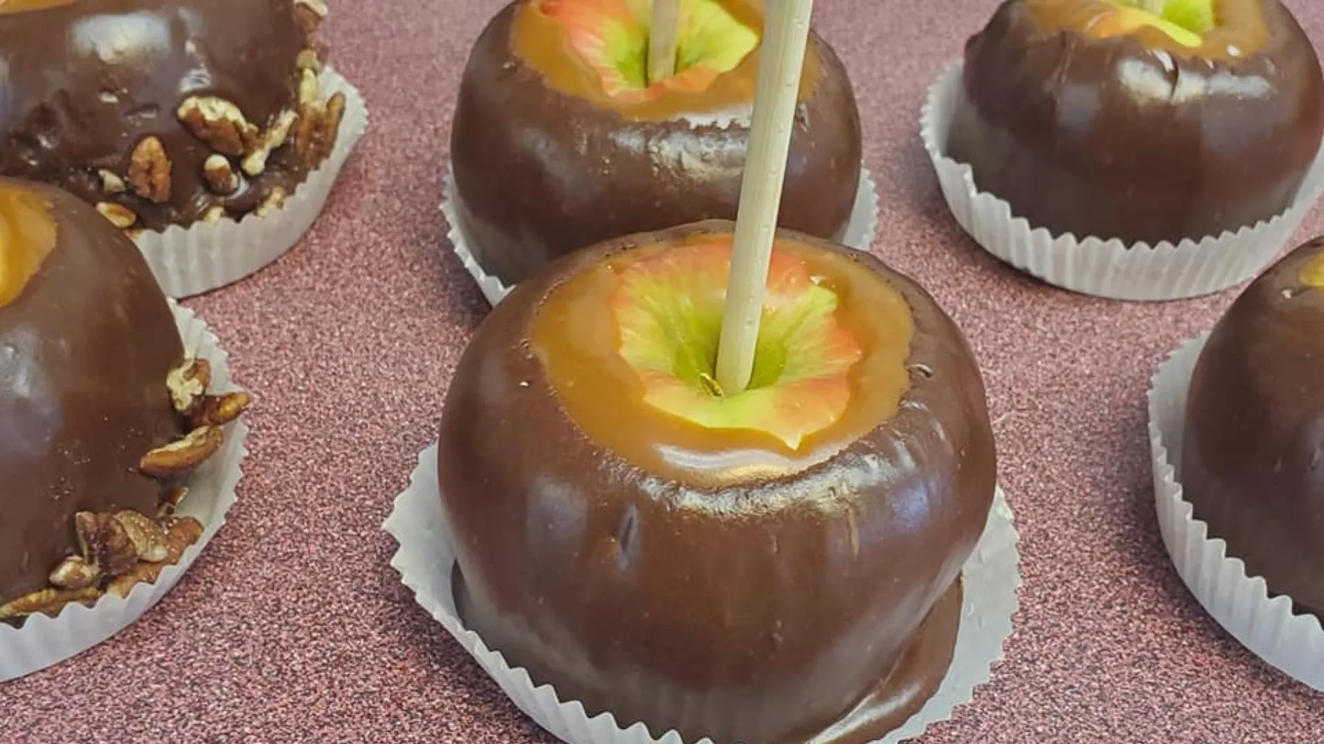 Fudge Dipped Caramel Apples